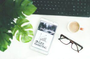 Photo by Dominika Roseclay: https://www.pexels.com/photo/brown-framed-eyeglasses-905163/ -- online marketing